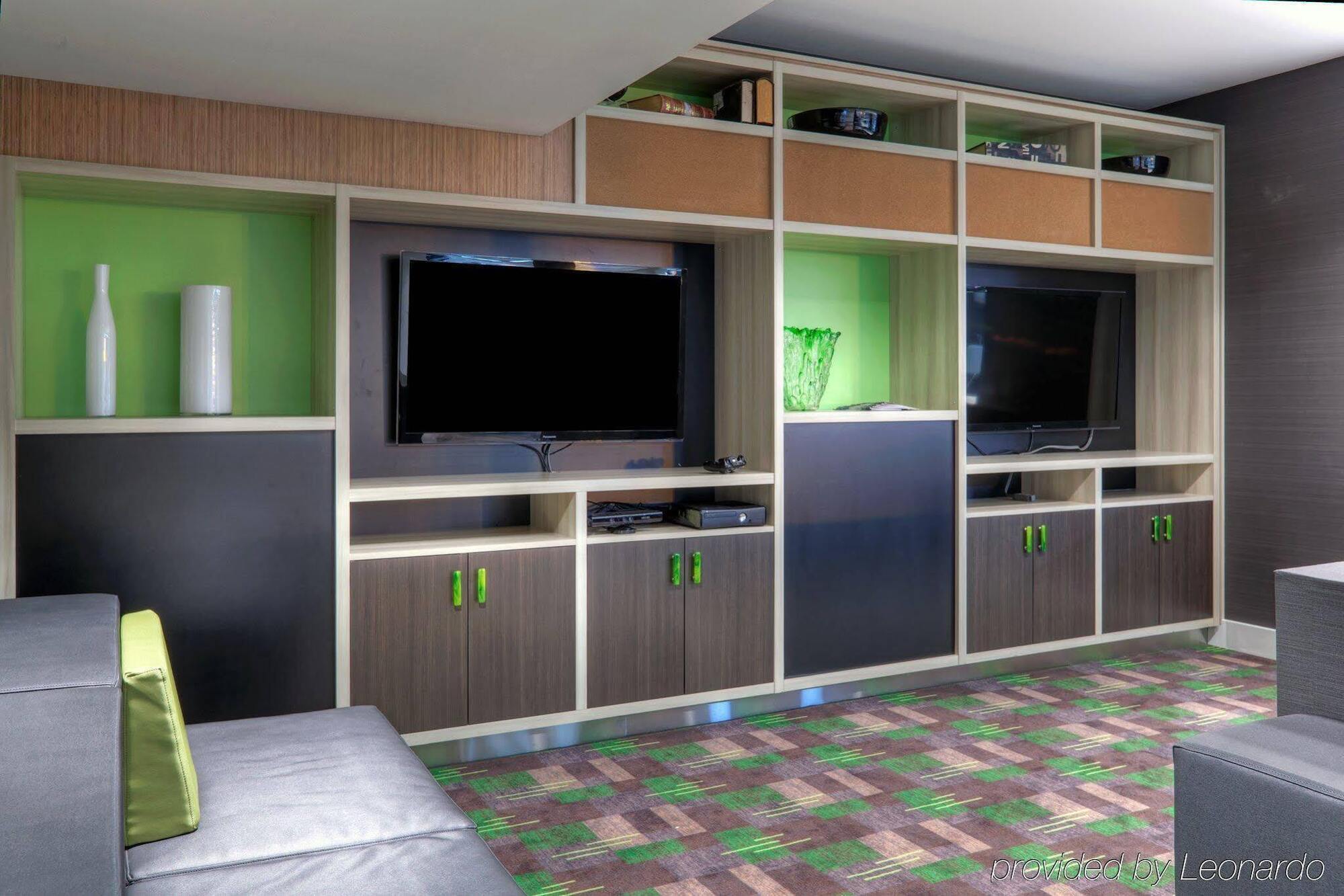Holiday Inn Express Winnipeg Airport - Polo Park By Ihg Exterior foto